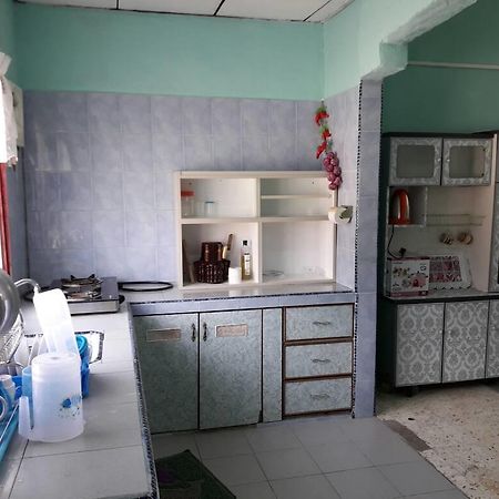 Homestay Ustaz Тайпинг Екстериор снимка