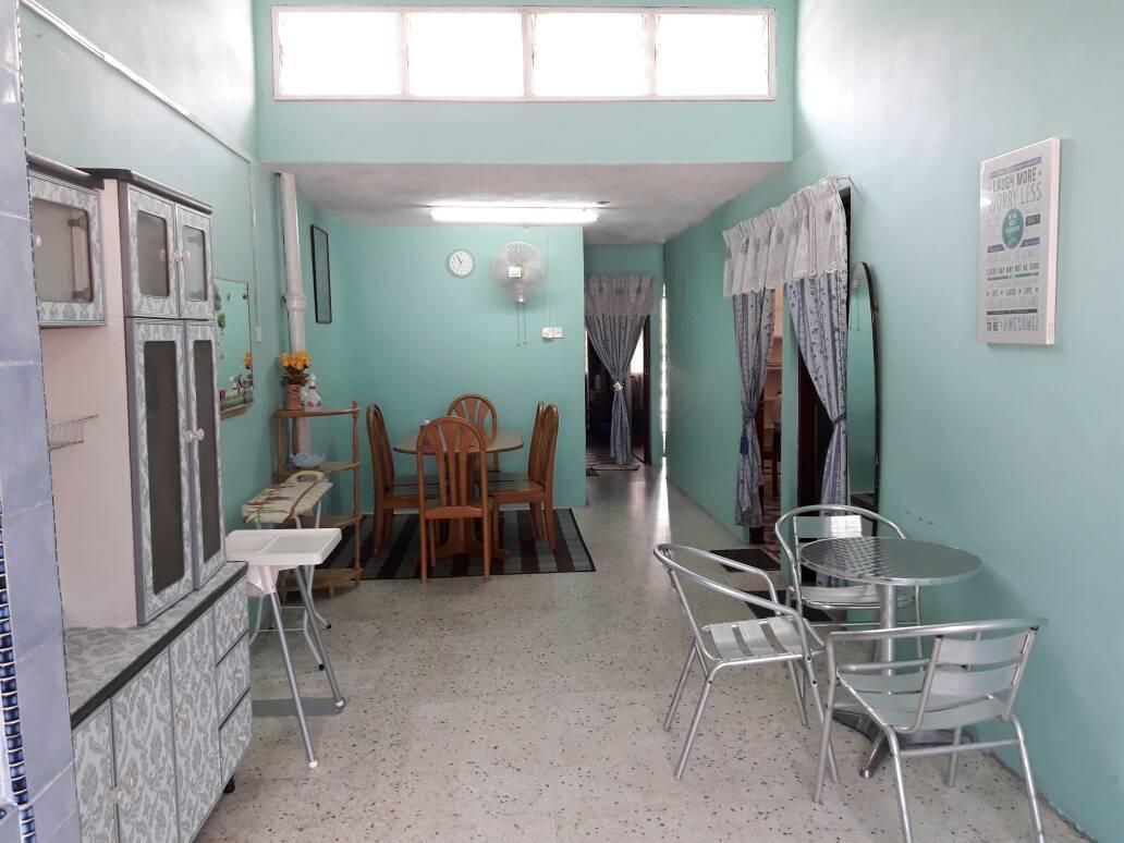Homestay Ustaz Тайпинг Екстериор снимка
