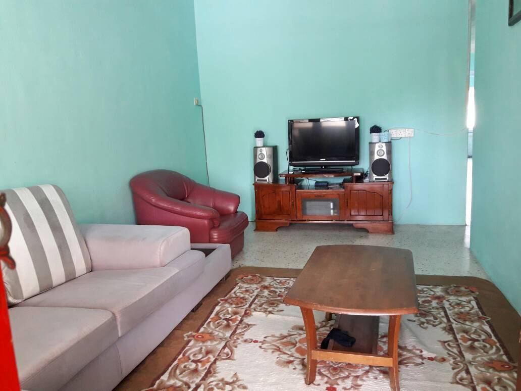 Homestay Ustaz Тайпинг Екстериор снимка