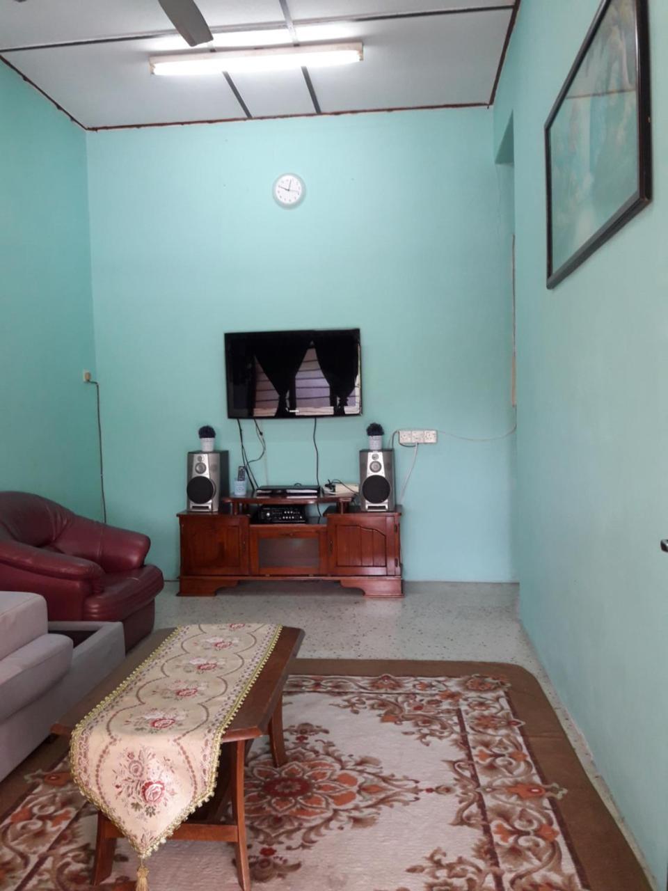 Homestay Ustaz Тайпинг Екстериор снимка